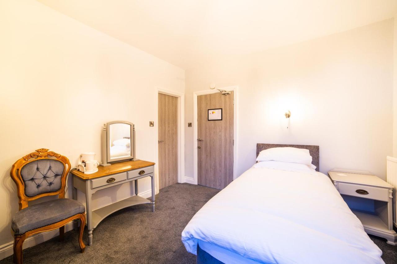 Churchill'S Hotel Wombwell Exteriér fotografie
